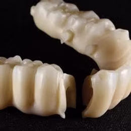 Rotura de estructura de zr por impacto